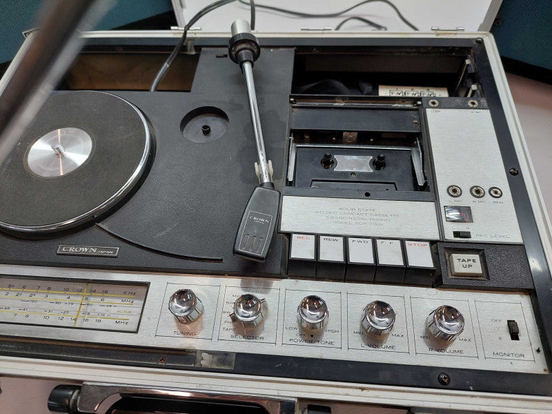 Crown Model: SCP-71SW Solid State Stereo Compact Cassette 3-Band Radio/phono