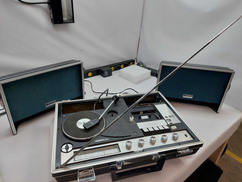 Crown Model: SCP-71SW Solid State Stereo Compact Cassette 3-Band Radio/phono