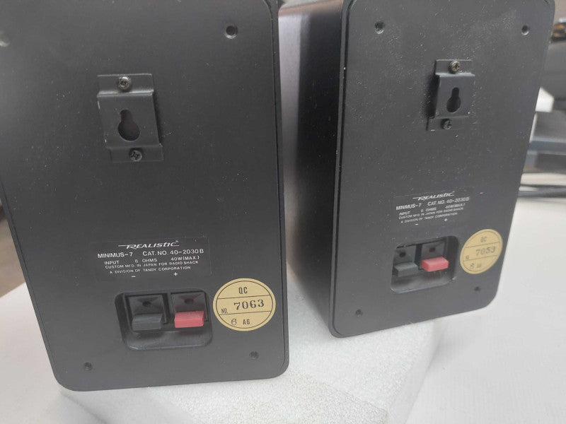 Realistic Speaker Set Model: MiniMus-7 Cat.No. 40-2030 B  8OHMS