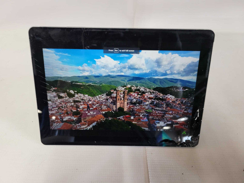 Microsoft Surface Go - Pentium 4415Y, 4GB RAM, 64GB SSD - READ