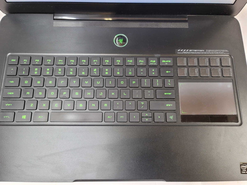 Rzaer Blade Pro 17.3\\" i7-4700HQ, 8GB DDR4, 2GB GTX 765M, 256GB m.2 *NO BATTER Î²