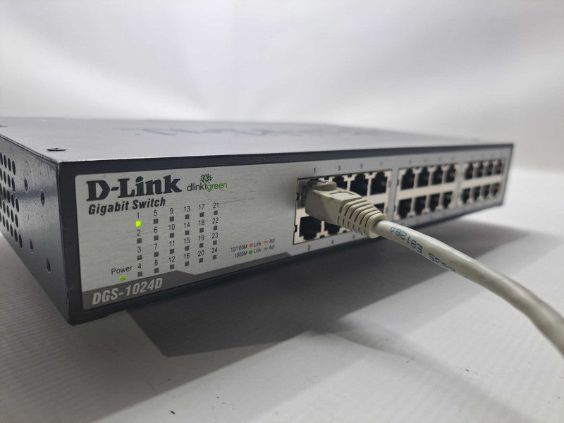D-Link DGS-1024D 24 Port 10/100/1000 Gigabit Ethernet Switch )