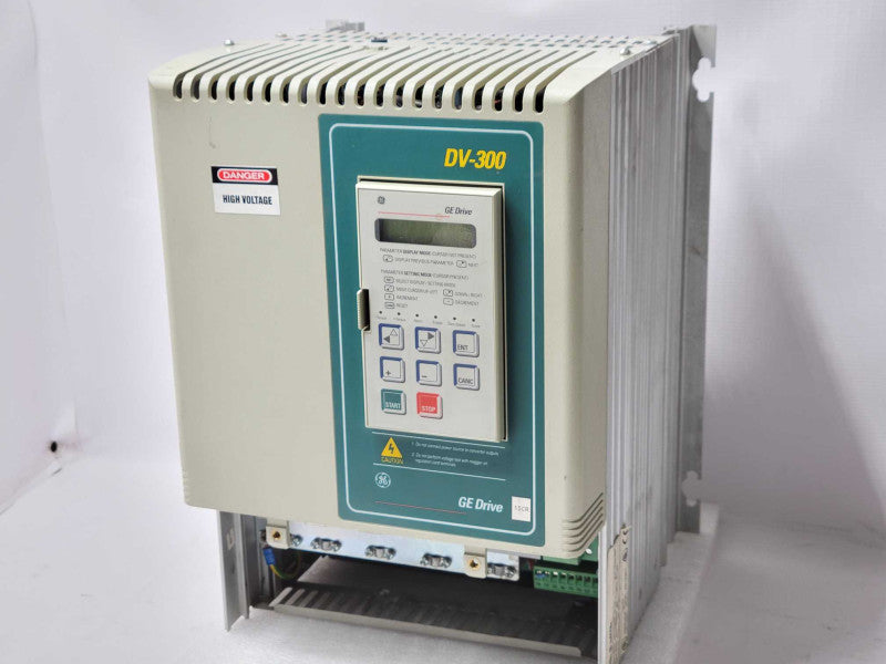 GE General Electric 6KDV3035Q4F10D5 DV-300 DC Drive, read _
