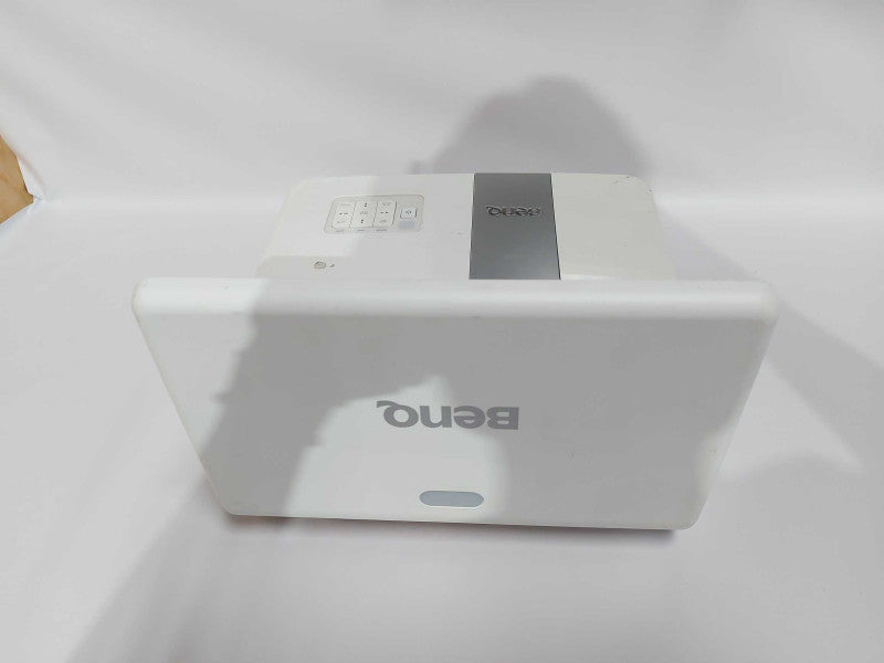 BENQ MW851UST HDMI PROJECTOR ULTRA SHORT THROW 2904 hours #