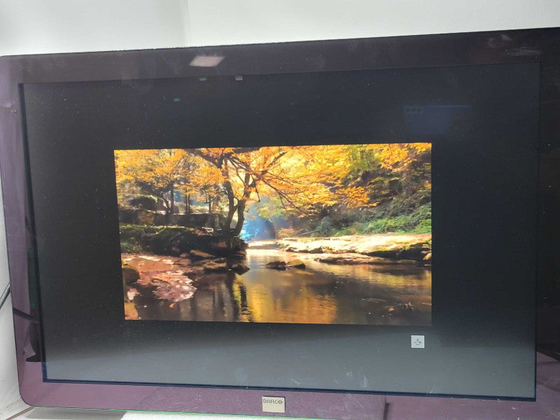 Barco MDCC-6130 30.4\\" LCD Monitor w/ Power Adapter _