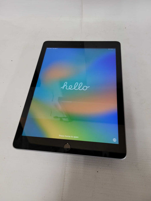 Apple iPad 5th Gen (A1822) - READ
