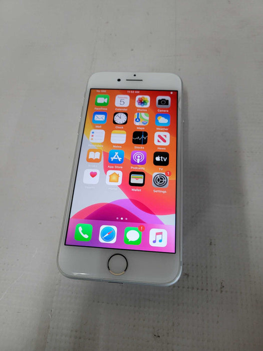 Apple iPhone 7 32GB (A1778) - READ