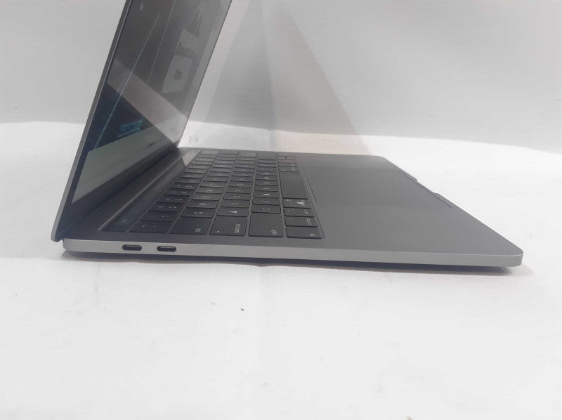 Apple Macbook Pro 2019 13\\" Core i5-8279U @ 2.4GHz 16GB DDR3 250GB SSD *READ