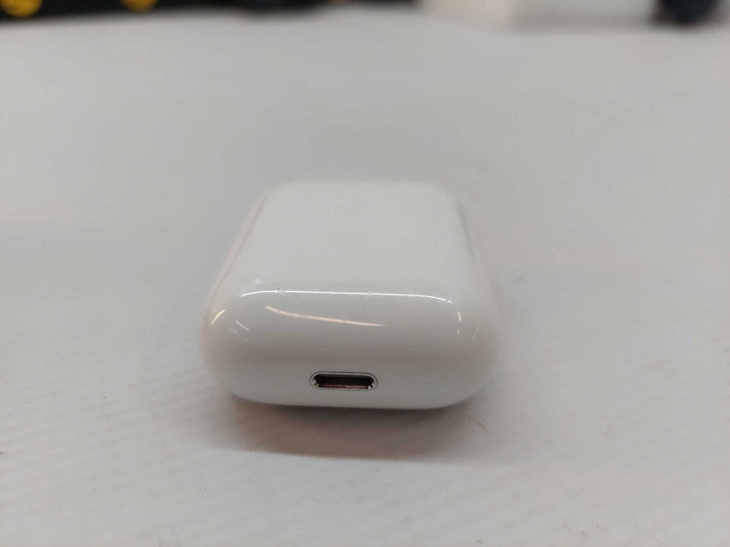 Apple Air Buds Model: A1602 with Case