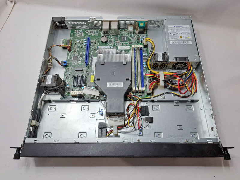 Lenovo ThinkServer RS160 Xeon E3-1230 v5 @ 3.40GHz 8GB DDR4 1x PSU )