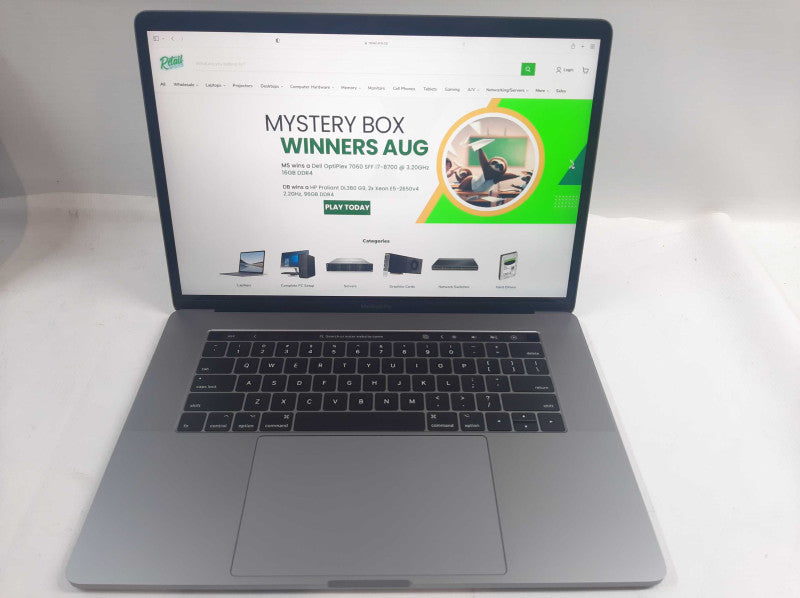 Apple Macbook Pro 2016 15\\" Core I7-6920HQ @ 2.9GHz 16GB DDR3 1TB SSD