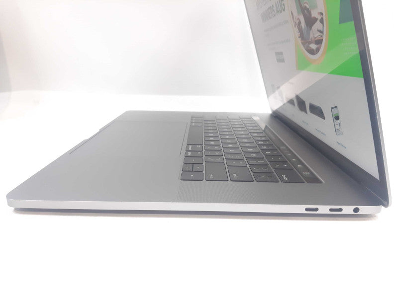 Apple Macbook Pro 2016 15\\" Core I7-6920HQ @ 2.9GHz 16GB DDR3 1TB SSD