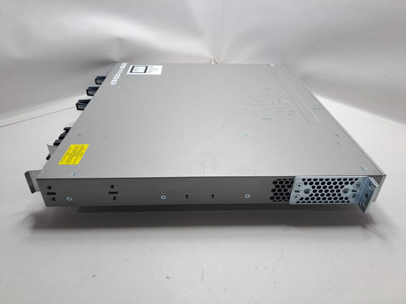 Cisco Catalyst WS-C3850-24P-S 24-Port Gigabit PoE+ Switch 1x 715W PSU Q)