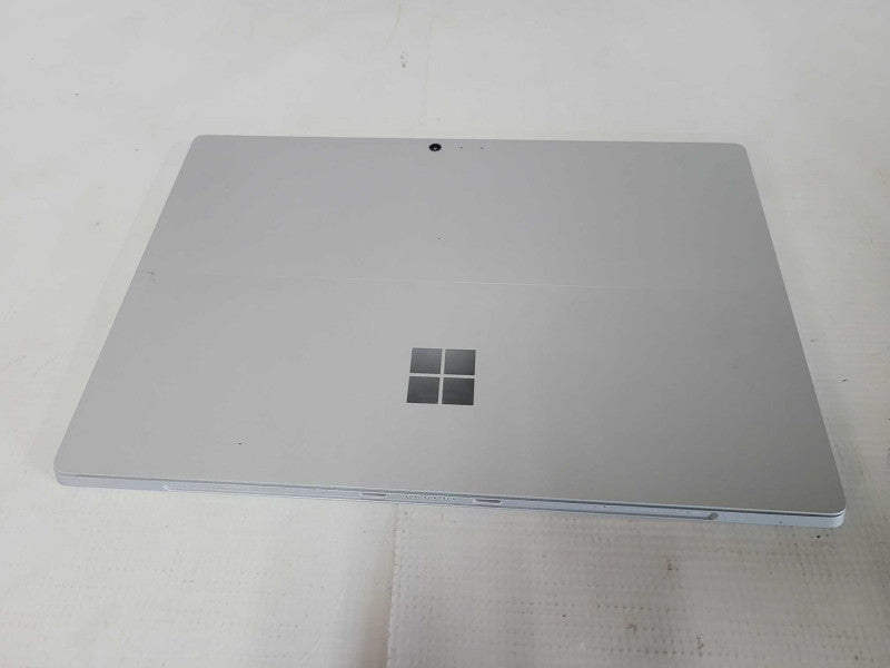 Microsoft Surface Pro 4 (1724) - i5-6300U, 8GB RAM, 256GB SSD - READ