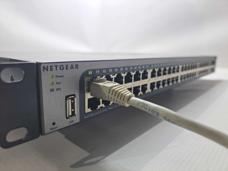 Netgear M4100-50G ProSafe 48-Port Gigabit L2+ Managed Network Switch )