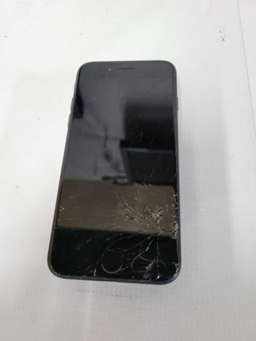 Apple iPhone 7 32GB (A1778) - READ