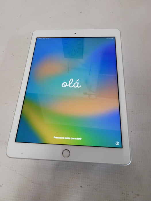 Apple iPad 5th Gen (A1822) - READ