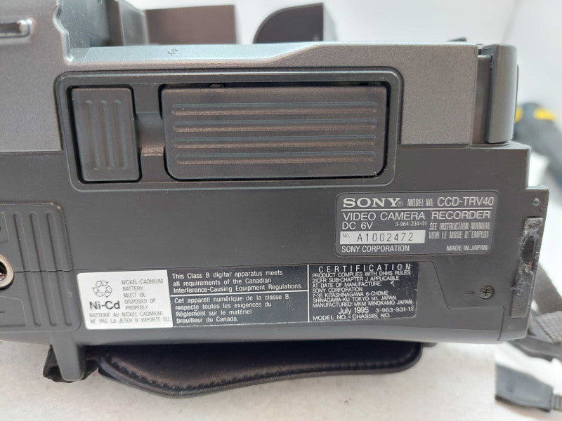 Sony Handycam Video 8 CCD-TRV40 NTSC 24X Digital Zoom Steady Shot Camera