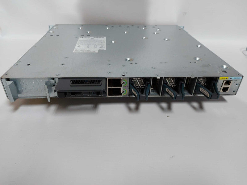 Cisco 3850 series gigabit PoE Network switch WS-C3850P-24P-S V04 Q#