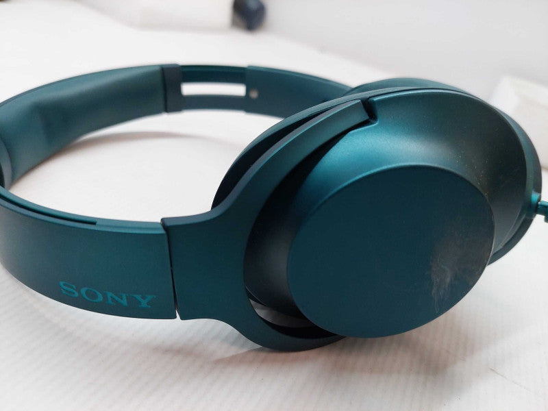 Sony MDR-100A Headphones with bag