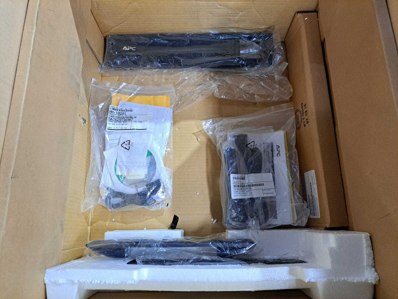 APC Smart UPS X 2000VA 1800W LCD RM 4U 120V SMX2000LVNC )