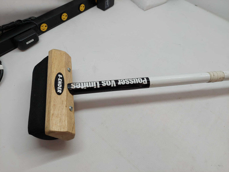 8 ENDER Curling Brush , good condition