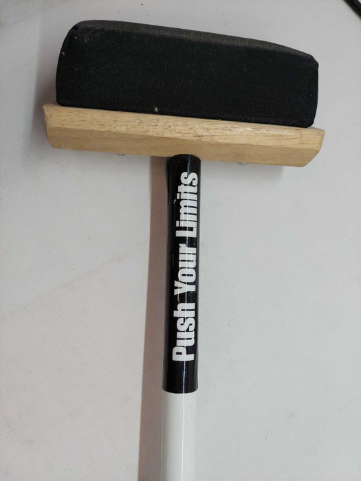 8 ENDER Curling Brush , good condition