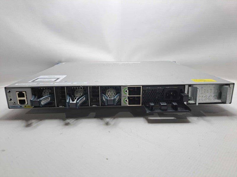 Cisco WS-C3850-24P-S 24-Port Gigabit PoE+ Ethernet Switch 1 x 715W PSU )