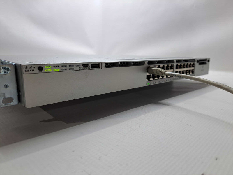 Cisco WS-C3850-24P-S 24-Port Gigabit PoE+ Ethernet Switch 1 x 715W PSU )