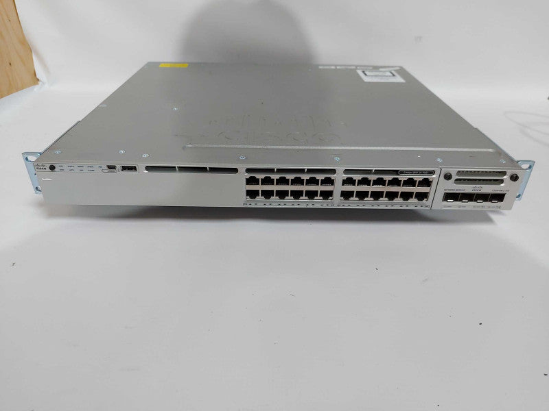 Cisco Catalyst 3850 series 24x port PoE+ WS-C3850-24P-S / 10G Network Module Q#