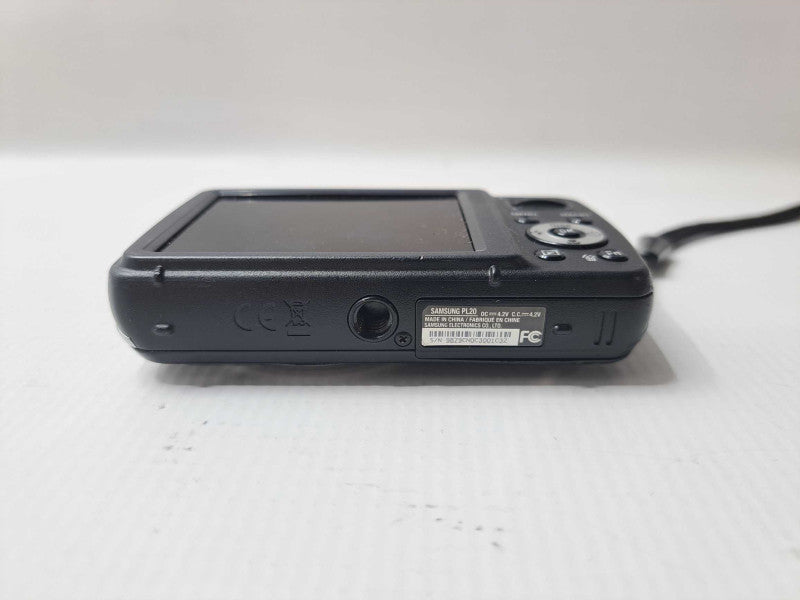 Samsung PL20 14.2MP 5x Digital Camera - Black )
