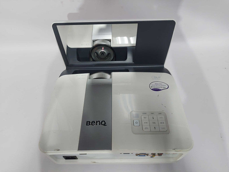 BENQ MW851UST HDMI PROJECTOR ULTRA SHORT THROW 4056 hours #
