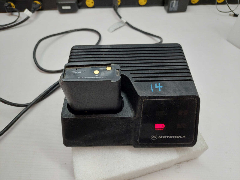 AEF-001 Motorolla Exia Intrinsically Safe Battery Charger Kit NTN4734A Radio