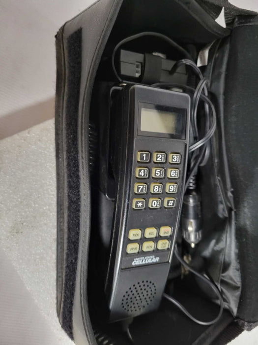 Vintage Motorola Phone/ United States Cellular !