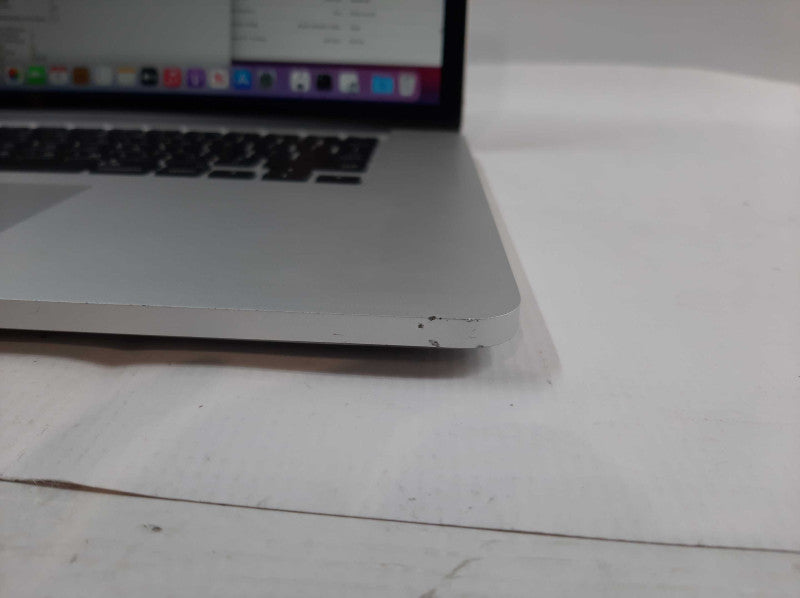 Apple Macbook Pro 15\\" 2015 Core i7-4770HQ @ 2.2GHz 16GB DDR3 256GB SSD *READ
