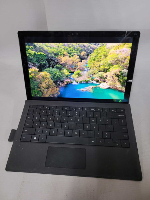 Microsoft Surface Pro 4 - i5-6300U, 8GB RAM, 256GB SSD - READ