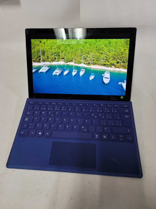 Microsoft Surface Pro 4 - m3-6Y30, 4GB RAM, 128GB SSD - READ Q