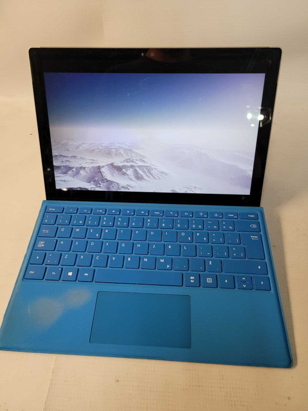 Microsoft Surface Pro 4 - m3-6Y30, 4GB RAM, 128GB SSD - READ
