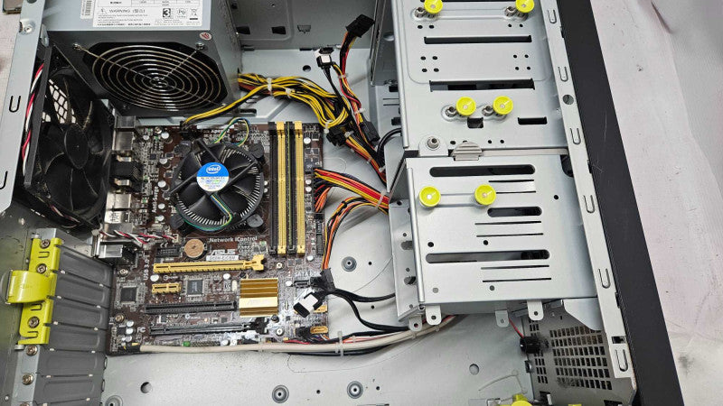 Custom PC- Core i5-4440 @ 3.10GHz 8GB Ram No HDD\\'s/OS ASUS Board