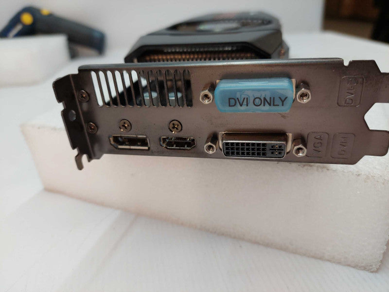 ASUS Graphics Card EAH6850 DC-CT70250193-00505-YV0061-A25-X5A24