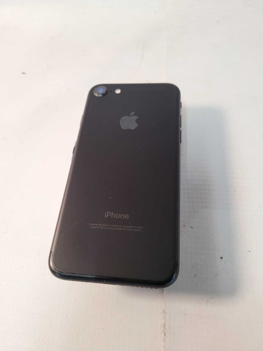 Apple iPhone 7 (A1778) - READ