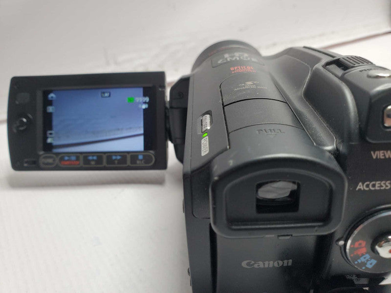 Canon Vixia HG21 Digital Camcorder (READ) |