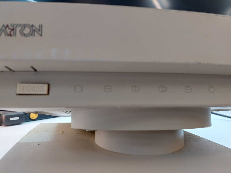 Vintage SamTron CRT Monitor Model: SC-528DXL
