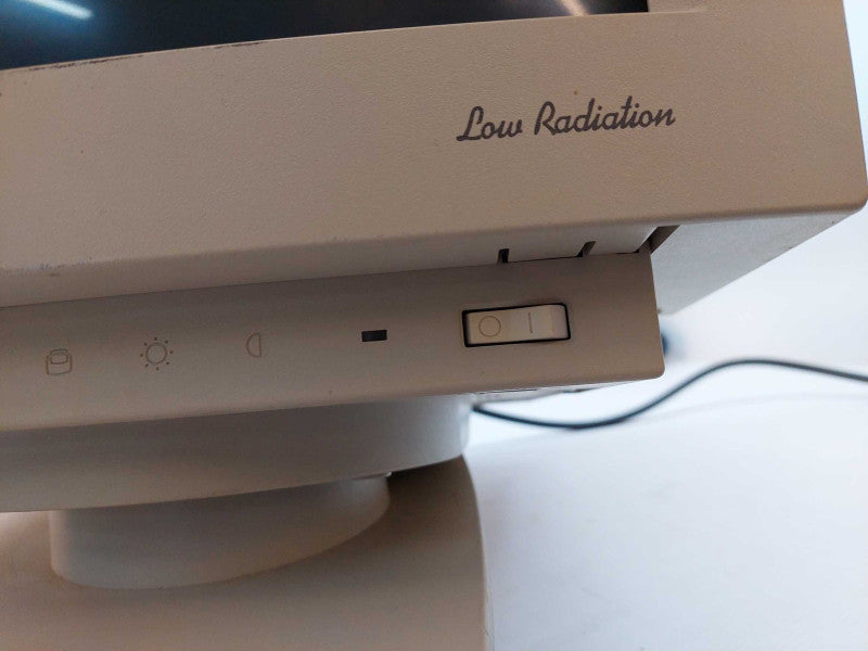 Vintage SamTron CRT Monitor Model: SC-528DXL