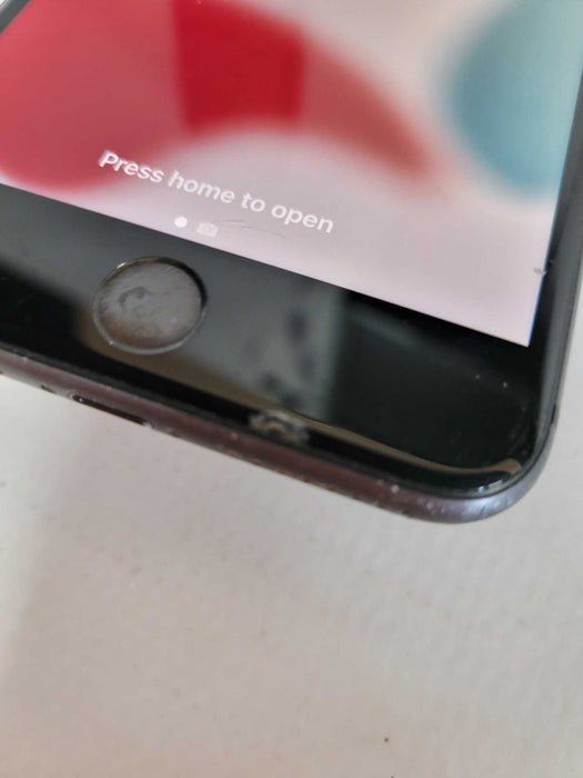 iPhone 8 Plus 64GB (1897) - READ