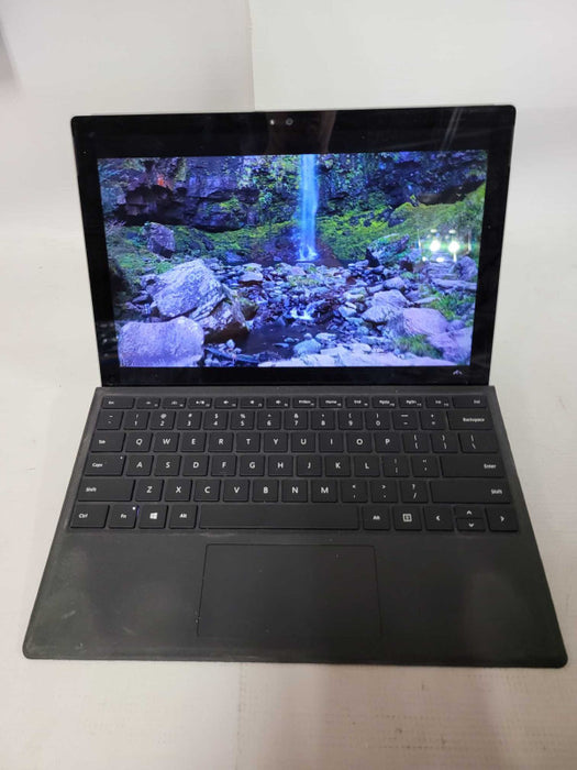 Microsoft Surface Pro 4 - i7-6650U, 8GB RAM, 256GB SSD - READ