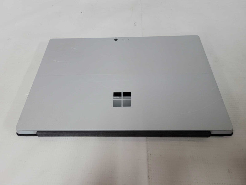 Microsoft Surface Pro 4 - i7-6650U, 8GB RAM, 256GB SSD - READ