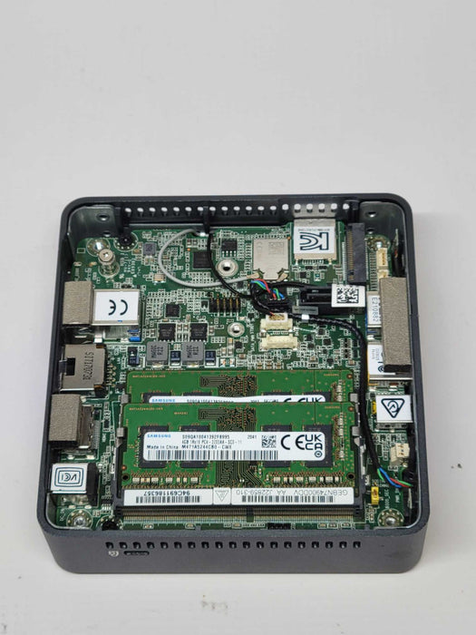 Intel NUC Barebones - Core i3-7100U | 8GB RAM | NO HDD | NO PWR ADPTR Q