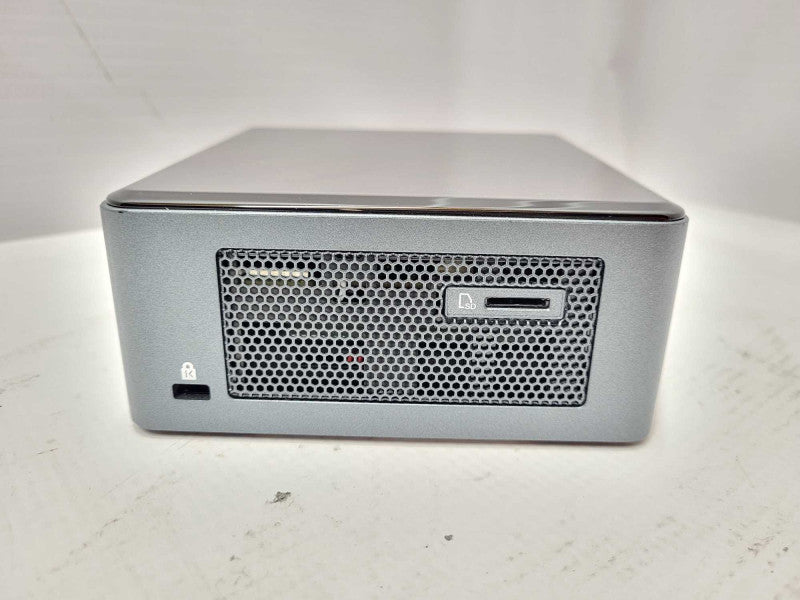 Intel NUC Mini desktop -  i7-8559U @ 2.70GHz 8GB DDR4 256GB M.2 Q$