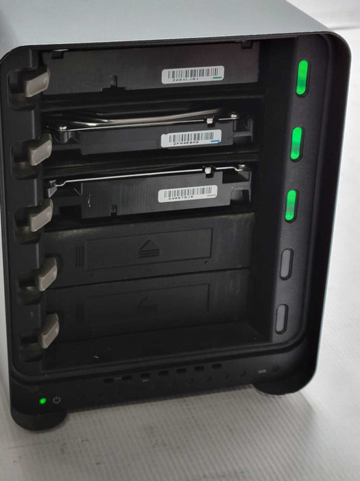 Drobo Data Robotics Drobo FS DRDS2-A with 3x 4TB HDDs, READ _